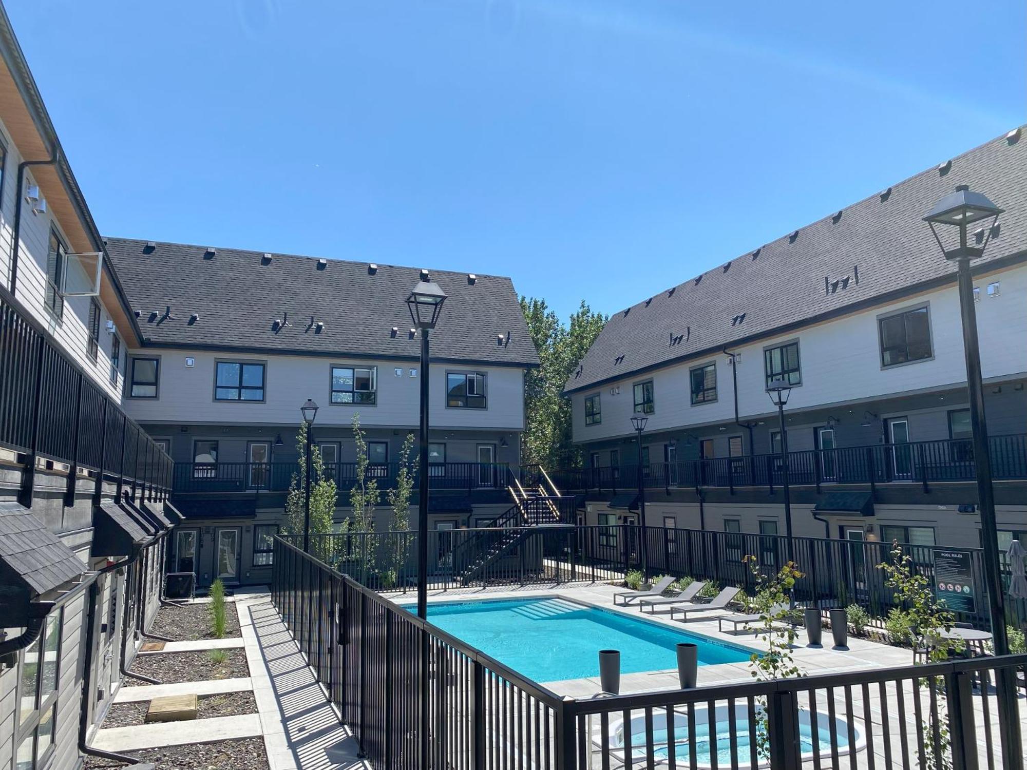 Enchanted Mountain Getaway Canmore Exterior photo